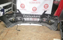 Бампер передний для Volkswagen Touran 2005 года на фотографиях