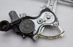 Стеклоподъемник передний правый для Toyota Corolla на фотографиях