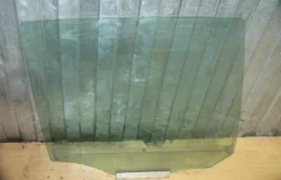 Стекла и зеркала для Opel Zafira 2008 года на фотографиях