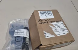 Замок капота левый для BMW 7er 2017 года на фотографиях