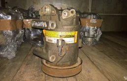 Компрессор кондиционера для Nissan Primera 2003 года на фотографиях