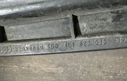 Трос замка капота для Audi Q7 на фотографиях