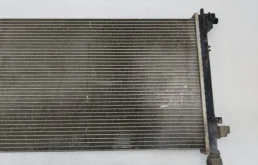 Радиатор охлаждения ДВС для Chevrolet Cruze на фотографиях