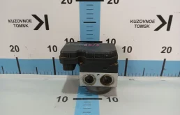 Блок abs (насос) Toyota Auris 2007 E150
