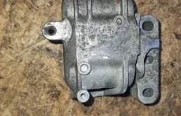 Опора двс Audi A3 2009 8P1