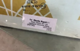 Стекло двери переднее левое для Skoda Rapid 2017 года на фотографиях
