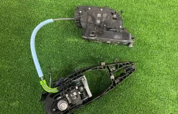 Двери для BMW 7er 2022 года на фотографиях