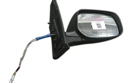 Стекла и зеркала для Toyota Corolla 2006 года на фотографиях