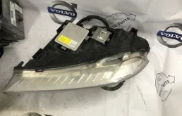 Фара ксенон правая для Volvo S80 на фотографиях