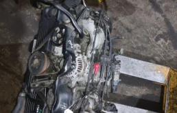 Двигатель без навесного для Subaru Legacy B4 на фотографиях