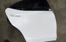 Дверь задняя правая на toyota corolla 2015год
