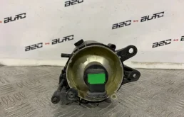 Противотуманка (ПТФ) передняя правая для Volvo C30 2009 года на фотографиях