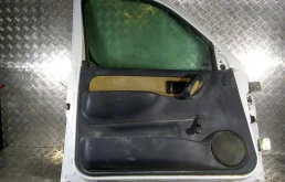 Двери для Citroen Berlingo 2002 года на фотографиях