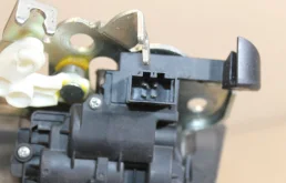 Замок багажника для Audi Q7 на фотографиях