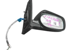 Стекла и зеркала для Toyota Corolla 2006 года на фотографиях