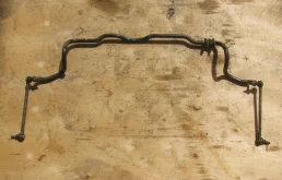 Стабилизатор поперечной устойчивости передний для Nissan Tiida на фотографиях