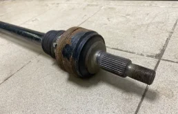 Привод задний правый для Audi Q7 2010 года на фотографиях