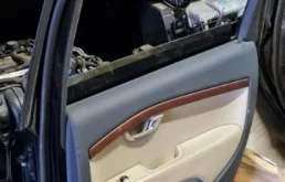 Двери для Volvo XC70 2009 года на фотографиях