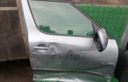 Стекло двери SKODA YETI 2010- переднее правое зелёное б/у YETI(2010-