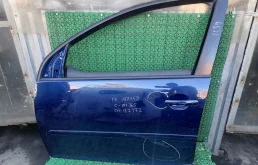 Стекло двери VOLKSWAGEN GOLF 5 2004- переднее левое б/у GOLF 5(2004-2009)