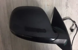 Стекла и зеркала для Audi Q7 2012 года на фотографиях