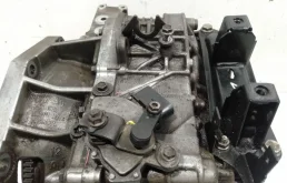 Блок управления двигателем для Volkswagen Polo 1999 года на фотографиях