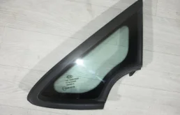 Стекло кузовное глухое Kia Ceed JD 2012-2018