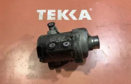 Насос охлаждающей жидкости ДВС(Помпа) для BMW 3er на фотографиях