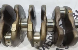 Коленвал для Toyota RAV4 2010 года на фотографиях