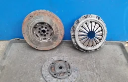 Маховик для Nissan Pathfinder 2005 года на фотографиях