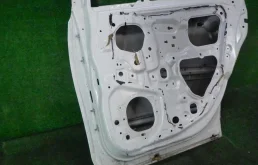 Дверь задняя правая для Nissan Almera на фотографиях