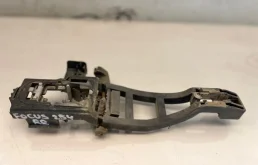 Кронштейн ручки двери Ford Focus 2005 CB4 HWDA 1.6L Zetec-S PFI (100PS)