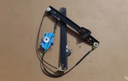 Стеклоподъемник передний правый для Audi A4 2004 года на фотографиях