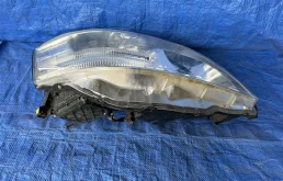 Фары для Toyota Alphard 2008 года на фотографиях