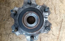 Ступица колеса задняя правая для Mitsubishi Pajero на фотографиях