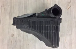 Корпус воздушного фильтра для Audi Q7 на фотографиях