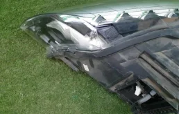 Фара правая для Audi Q7 2013 года на фотографиях