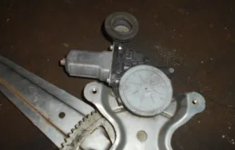 Моторчик стеклоподъемника задний правый TOYOTA Camry V40 2006-2011 8572035140