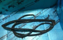 Уплотнитель двери TOYOTA Land Cruiser (150)-Prado 2009> 2012 6787160130 3.0
