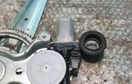 Моторчик стеклоподъемника задний правый TOYOTA Land Cruiser (120)-Prado 2002-2009 2008 8572058010 4.0