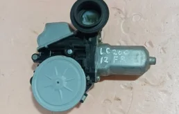 Моторчик стеклоподъемника передний правый TOYOTA LAND CRUISER 200 2012 8571072011 1VD-FTV 4.5