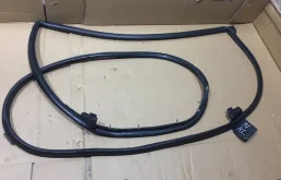 Уплотнитель двери задней левой LEXUS LX570 2011 6787260110 URJ200 3UR-FE 5.7