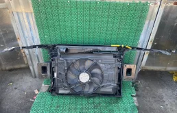Радиатор охлаждения двигателя SKODA A7, VOLKSWAGEN GOLF 7 2013- 650x323 б/у A3(2013-;OCTAVIA A7(2013-;GOLF 7(2013-