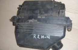 Корпус воздушного фильтра для Toyota RAV4 на фотографиях