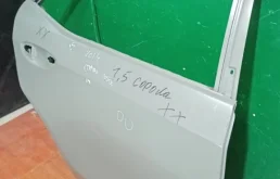 Дверь задняя правая для Toyota Corolla 2019 года на фотографиях