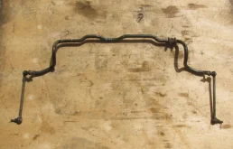 Стабилизатор поперечной устойчивости передний для Nissan Tiida на фотографиях