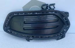 Решетка переднего бампера правая Mercedes-benz CLA C117