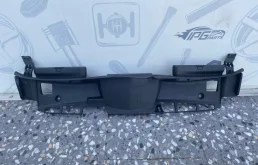 Воздуховод на передней панели Mercedes-benz W212