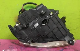 Фара ксенон левая для Volkswagen Touareg 2003 года на фотографиях