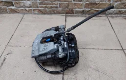 Суппорт задний левый для Mercedes-Benz E class на фотографиях